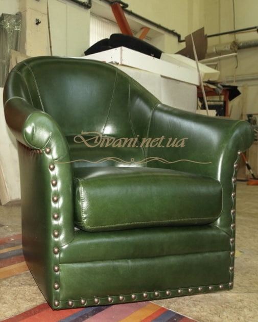 зеленое кресло кожаное