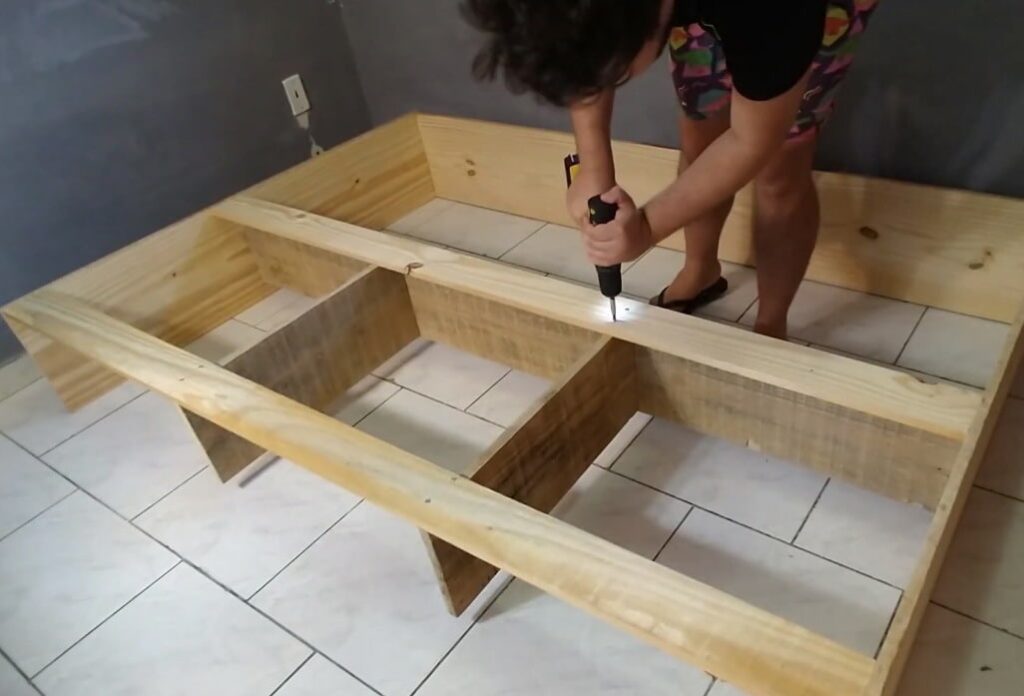 как сделать кровать подиум из дерева