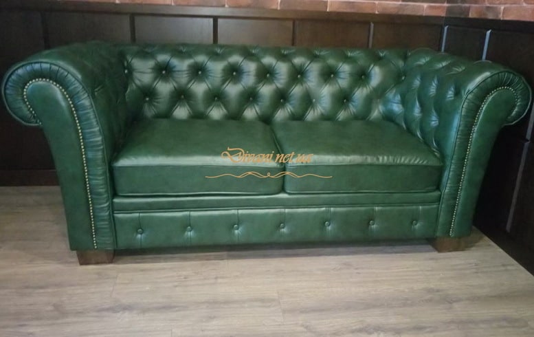 зеленый заказной диван честер