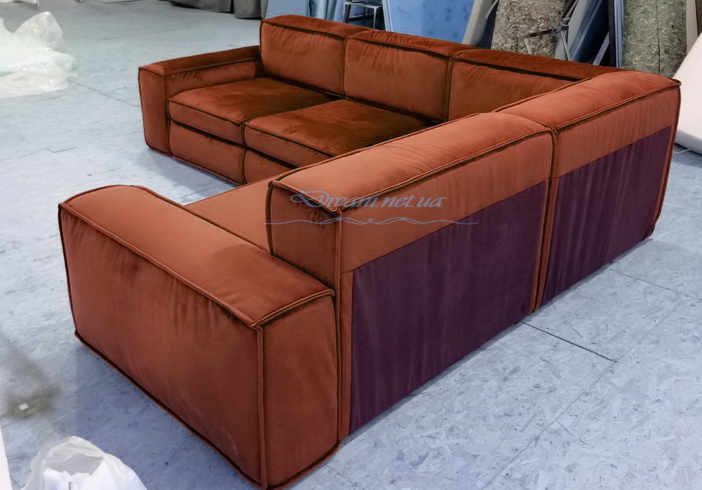 оранжевый диван угловой