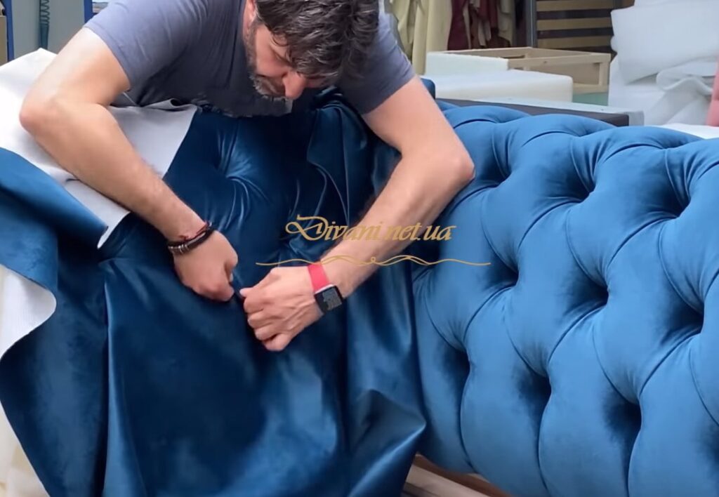 производство классичекой мебели синего цвета