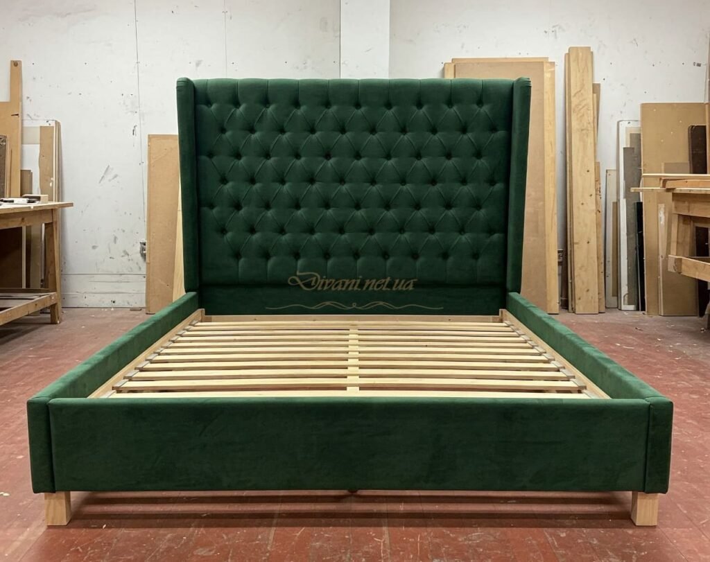 ліжко в стилі Скандинавія з дерев'яними ніжками