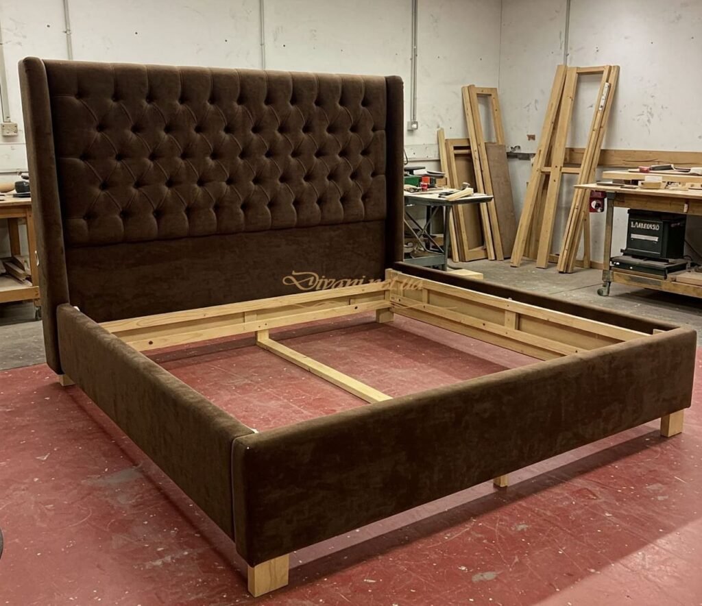 ліжко з каретною стяжкою