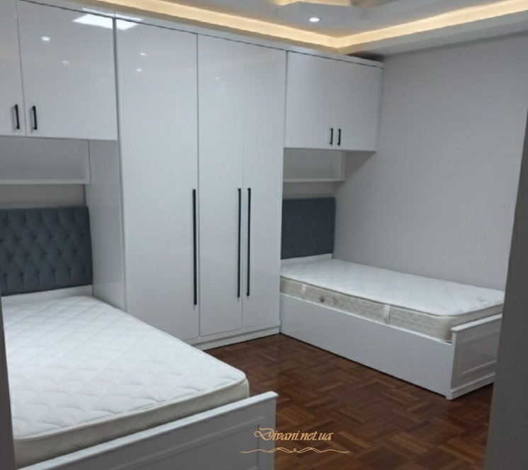 мебельная стенка с двумя встроенными кроватями на заказ